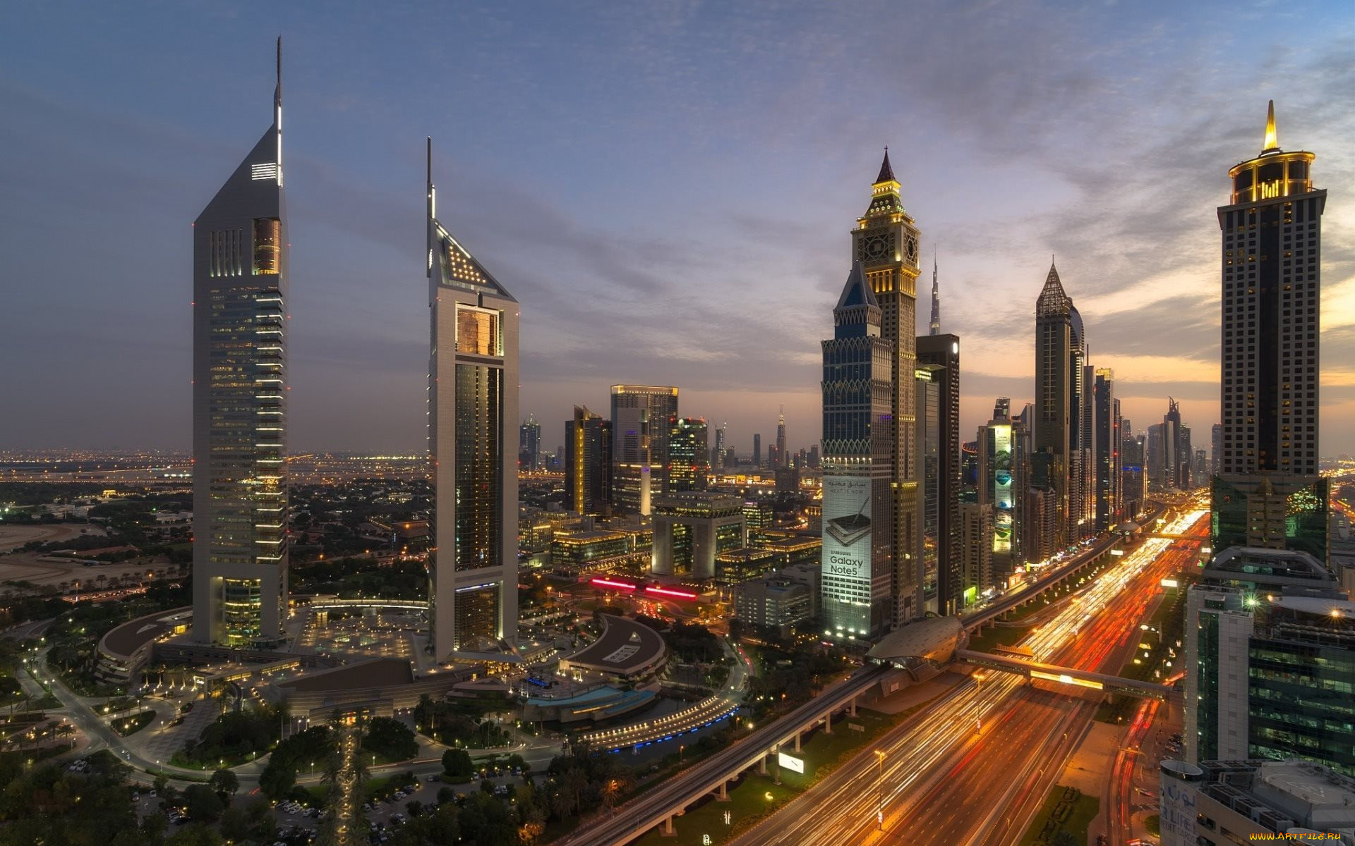 Uae cities. Sheikh Zayed Road Dubai. Красивый пейзаж в Дубае.